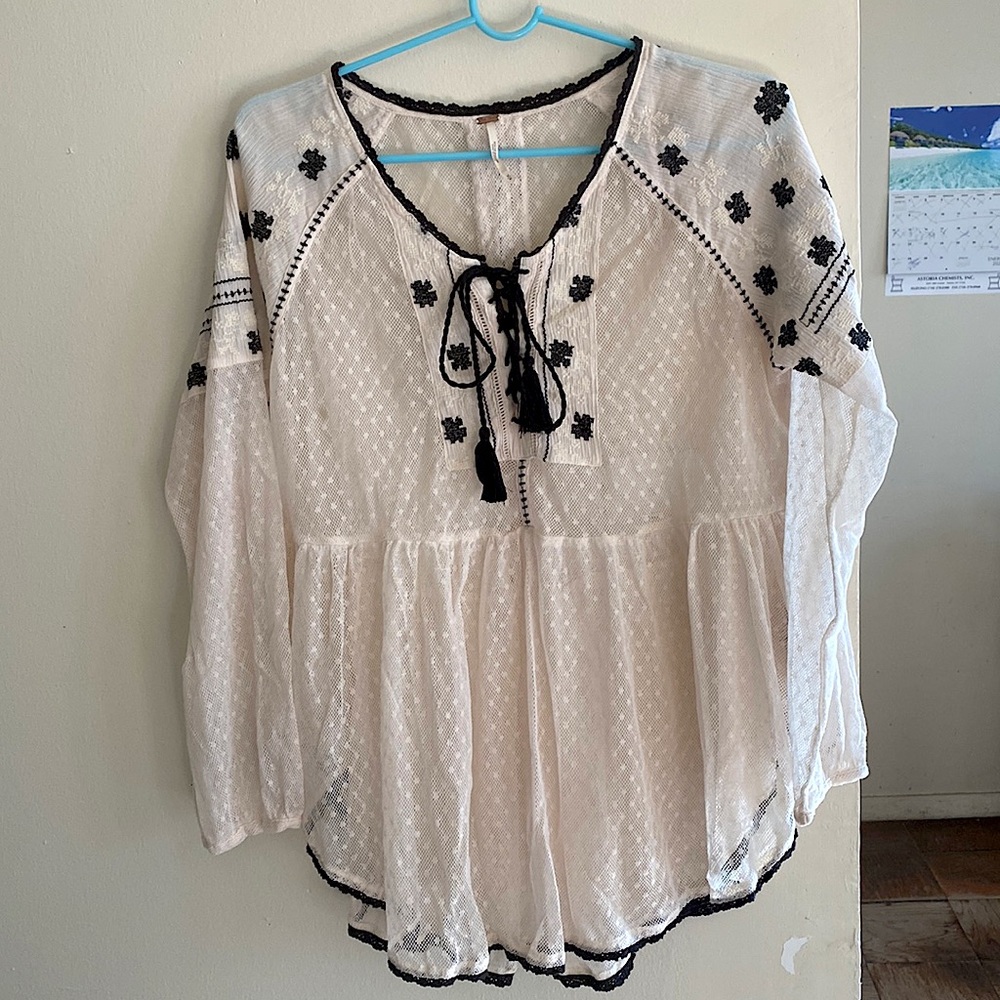 Free people lace top with embroidered shoulders size M